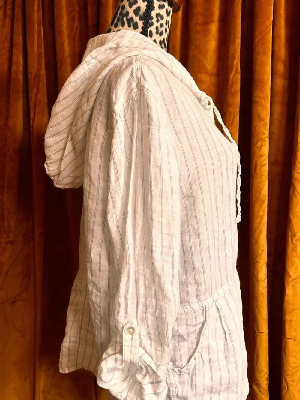 C&C 100% Linen Hoodie with kangaroo pocket, white with blue/grey pinstripe, Med